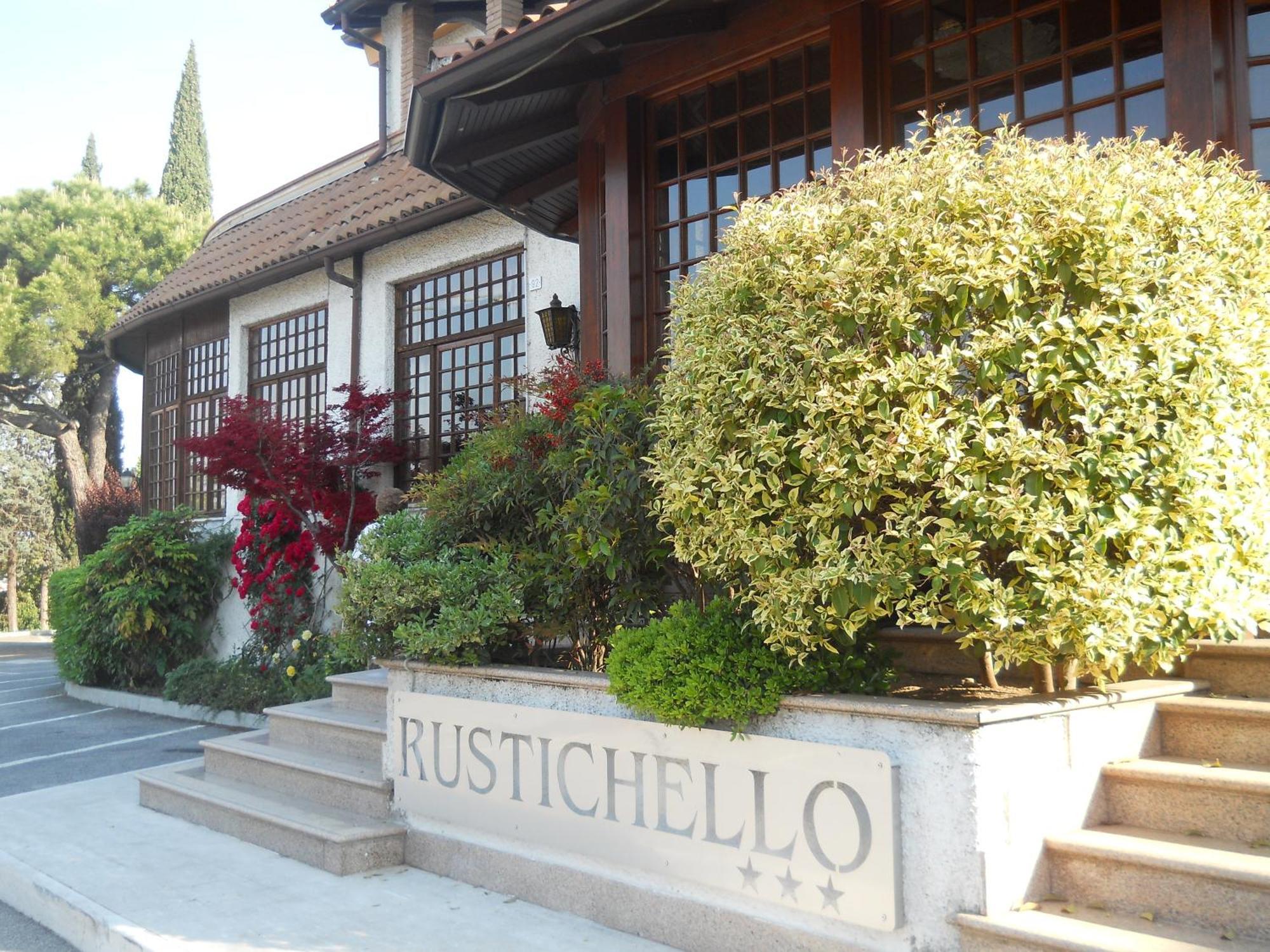 Hotel Il Rustichello Lonato Exterior foto