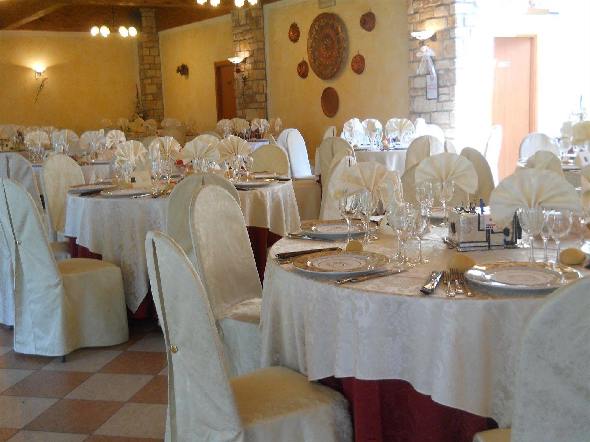 Hotel Il Rustichello Lonato Exterior foto